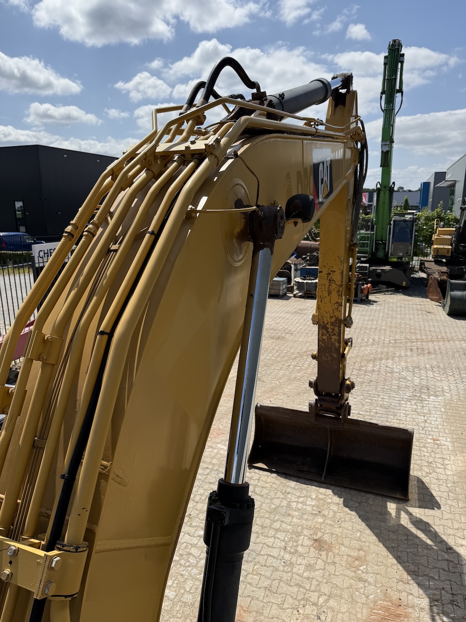 2011 Caterpillar 320DL