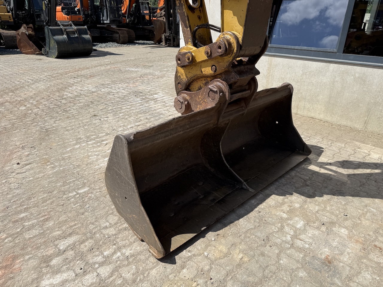 2011 Caterpillar 320DL
