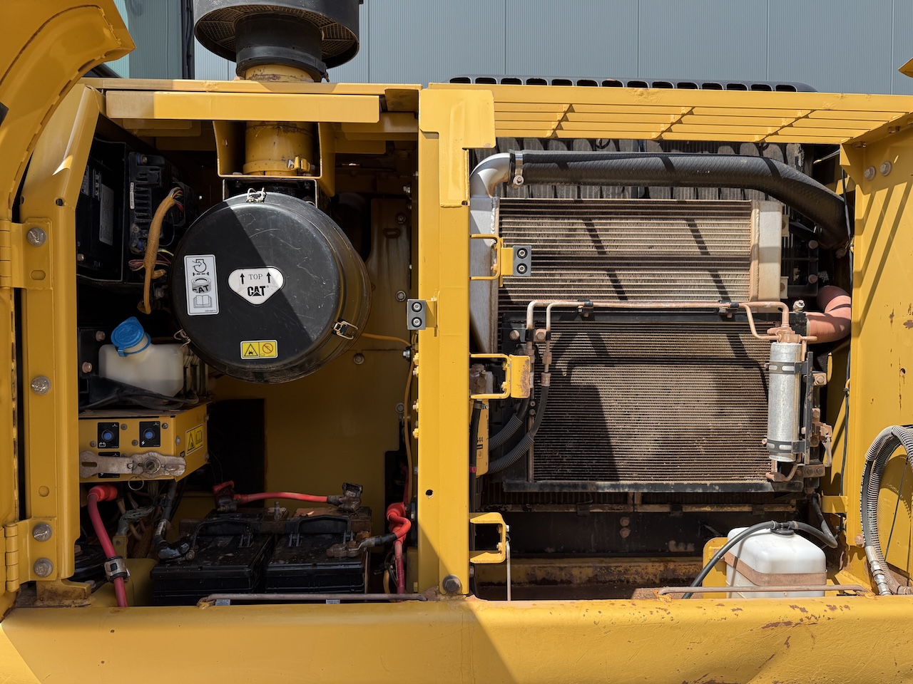 2011 Caterpillar 320DL