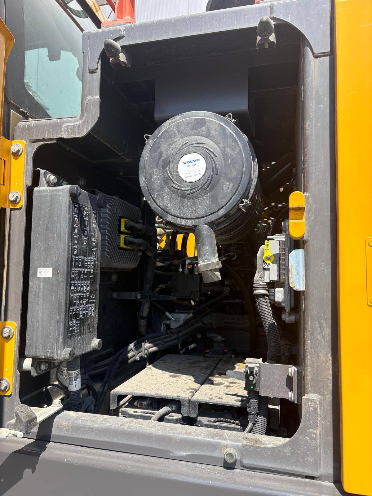 2020 Volvo EC220ELN